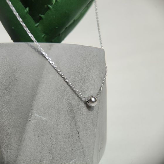 Silver necklace without stones