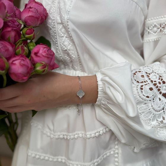 Silver bracelet with onyx, mother of pearl