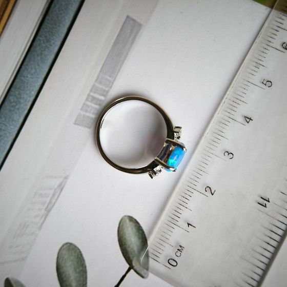 Срібна каблучка з опалом 1,067 карата