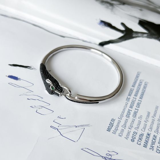 Silver bracelet with phianites