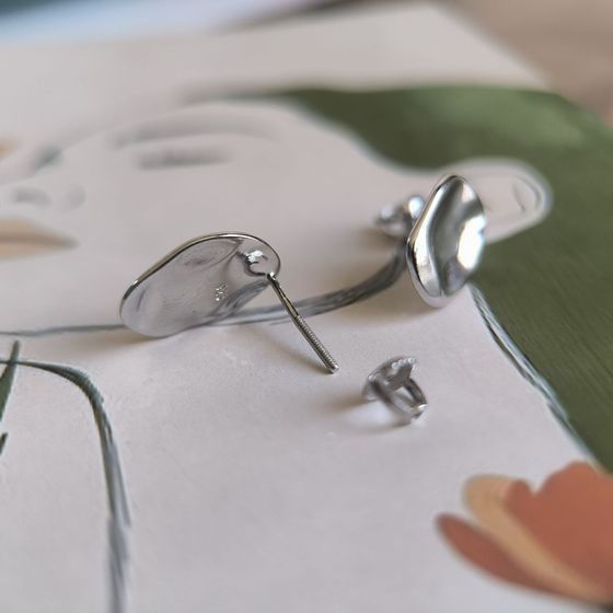 Срібні сережки без каменів