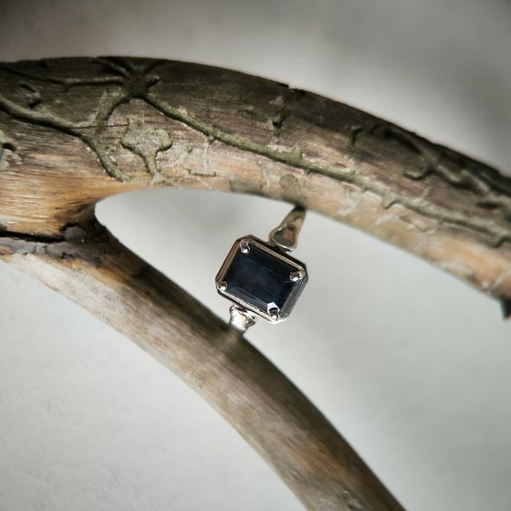 Срібна каблучка із сапфіром 2.367ct