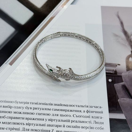 Silver bracelet with phianites