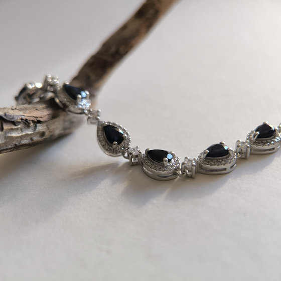 Silver bracelet with sapphire 8.982ct