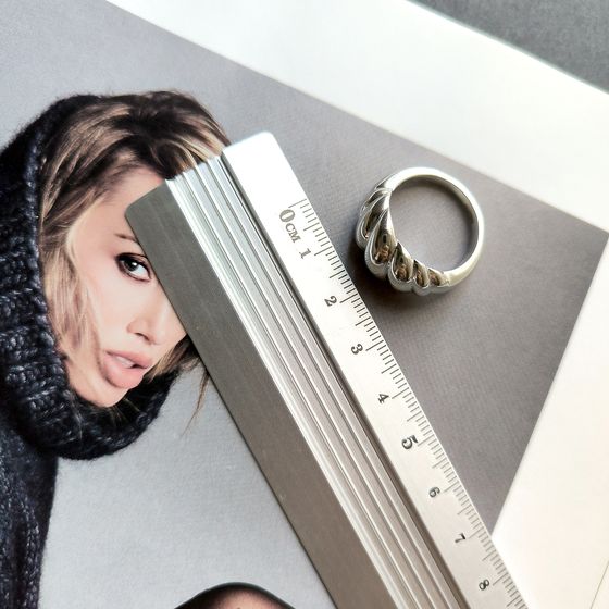 Срібна каблучка без каменів