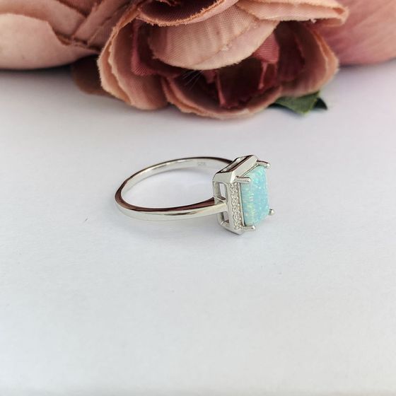 Silver ring with opal 0.617ct