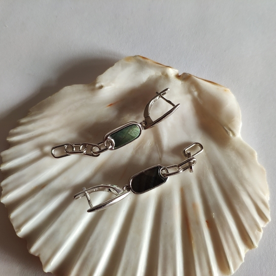 Silver earrings with mother-of-pearl