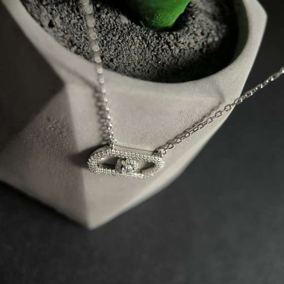 Silver necklace with cubic zirconia