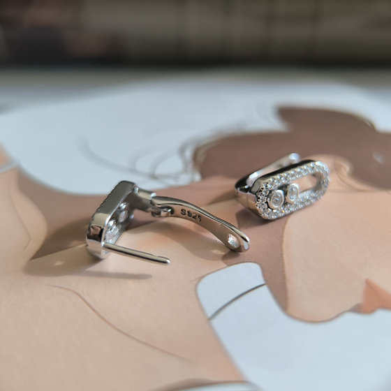 Silver earrings with cubic zirconia