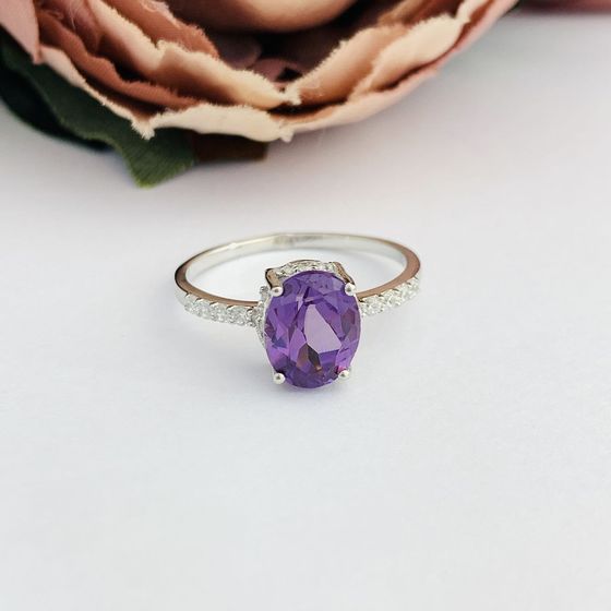 Silver ring with a 2.722-carat alexandrite