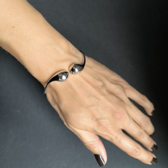 Silver bracelet without stones