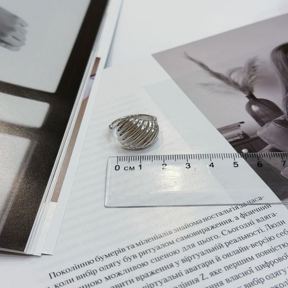 Срібна каблучка без каменів