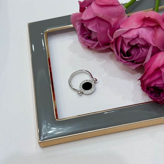 Silver ring with onyx