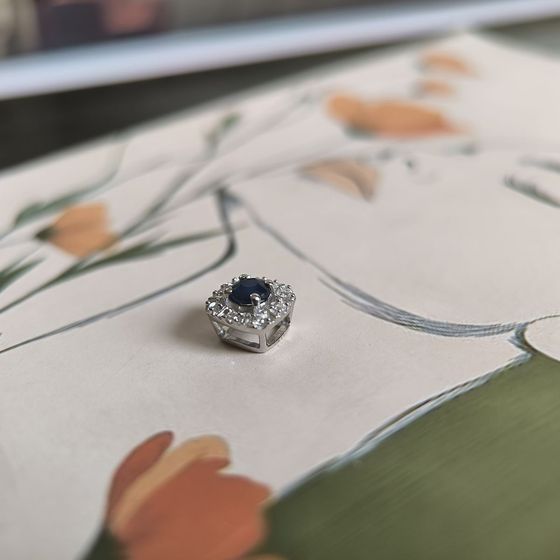 Серебряная подвеска с сапфиром 0.48ct, фианитами