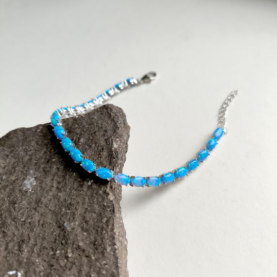 Silver bracelet with opal