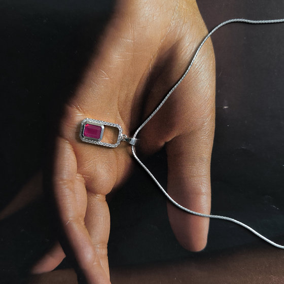 Срібна підвіска з рубіном 1.736ct, фіанітами