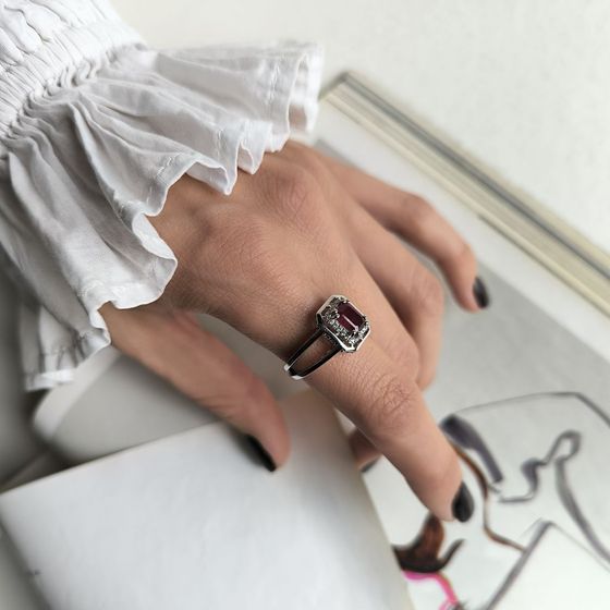 Серебряное кольцо с рубином 1.717ct