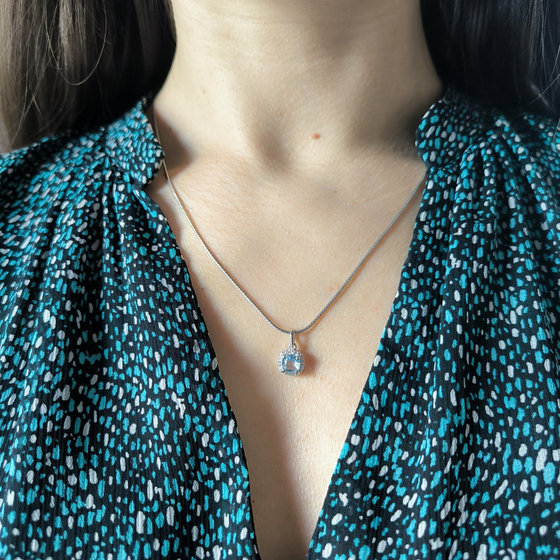 Срібна підвіска з топазом 1.449ct, фіанітами