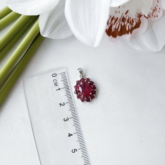 Срібна підвіска з рубіном 5,388 карата