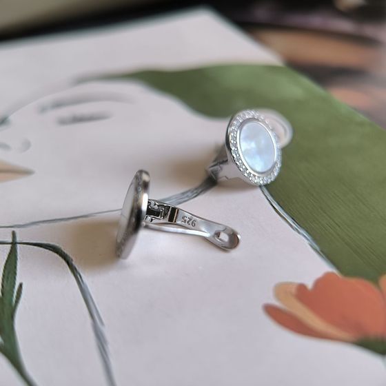 Срібні сережки з перламутром, фіанітами