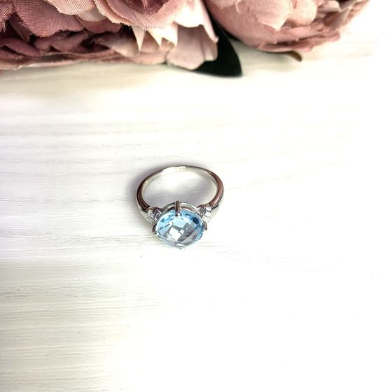 Silver ring with topaz 3.657ct