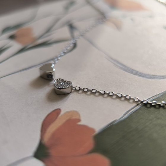 Silver necklace with cubic zirconia