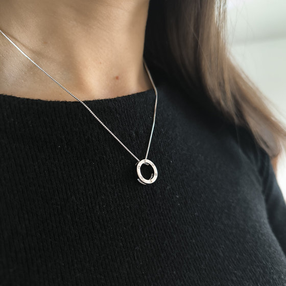 Silver necklace with cubic zirconia