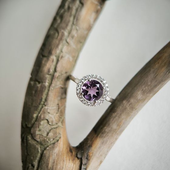 Silver ring with amethyst 2.12ct