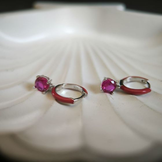 Срібні сережки з фіанітами, емаллю