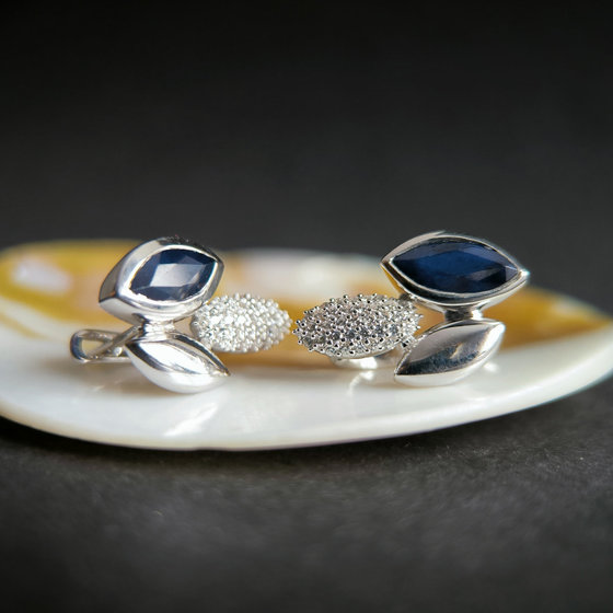 Срібні сережки з сапфіром 3.326ct, фіанітами