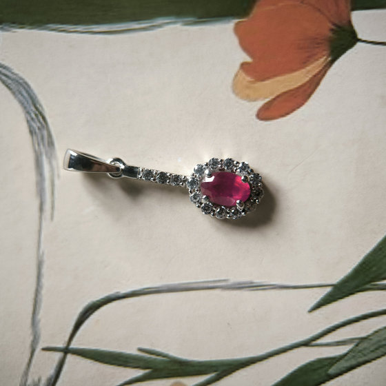 Серебряная подвеска с рубином 1.113ct, фианитами
