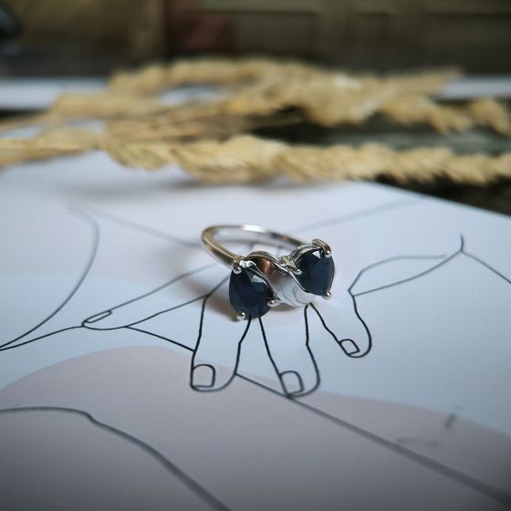 Серебряное кольцо с сапфиром 2.658ct