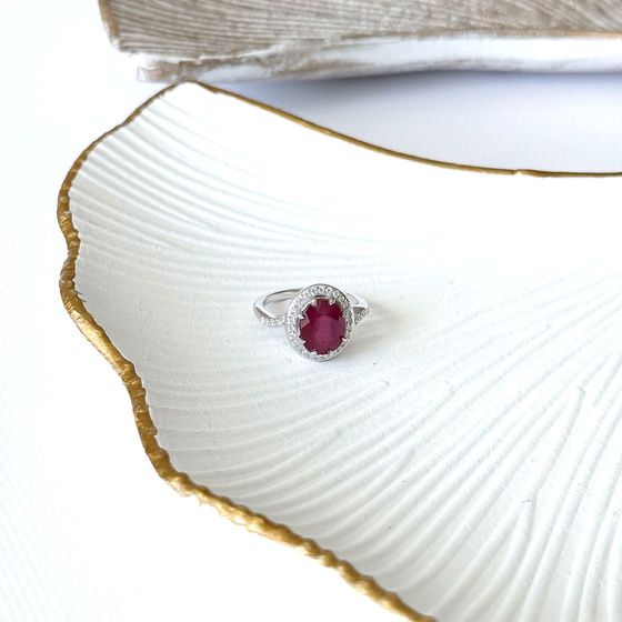 Срібна каблучка з рубіном 4.127ct, фіанітами