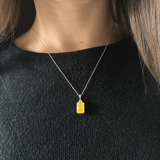 Silver necklace with cubic zirconia