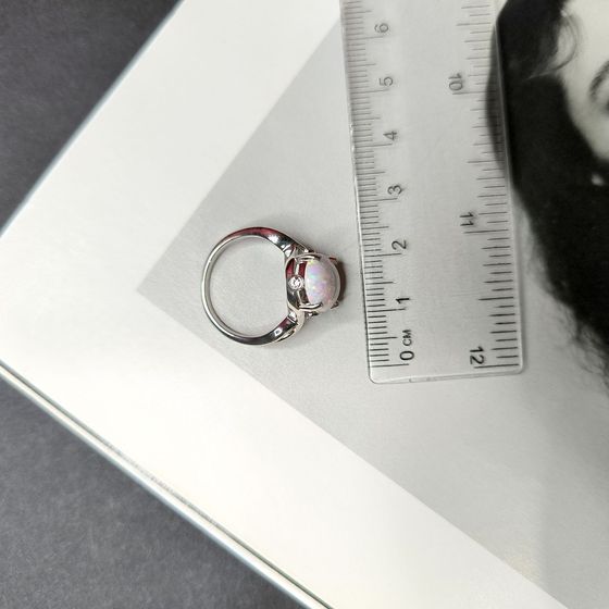 Серебряное кольцо с опалом 2.24ct, фианитами