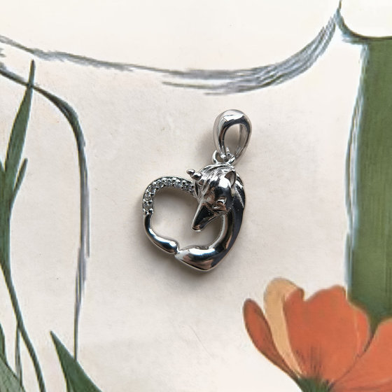 Срібна підвіска з фіанітами