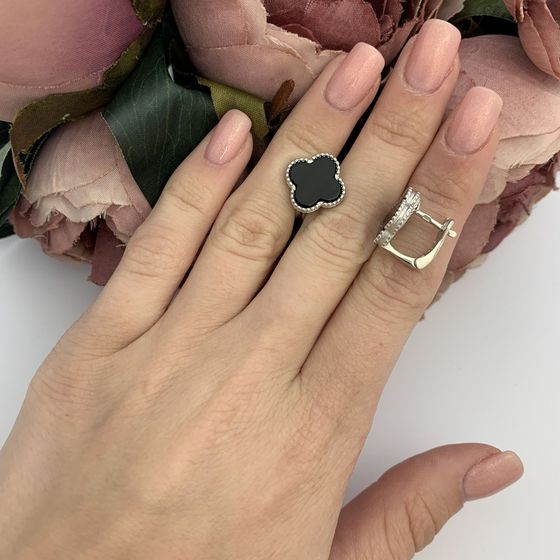 Silver earrings with onyx