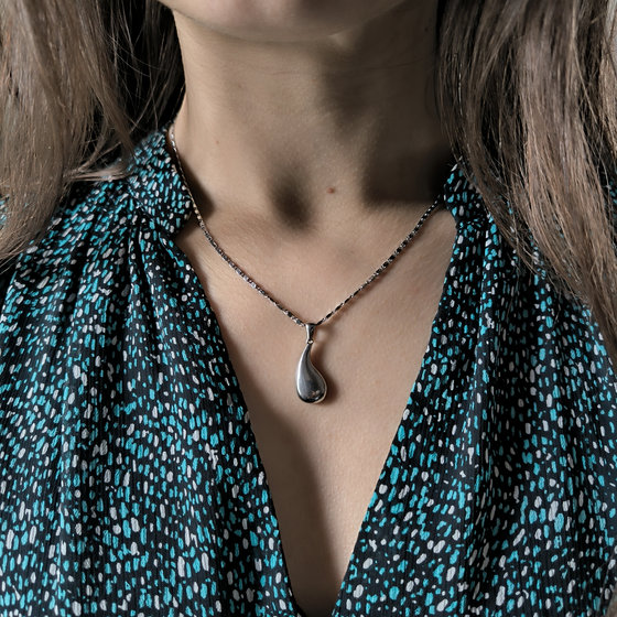 Silver pendant without stones