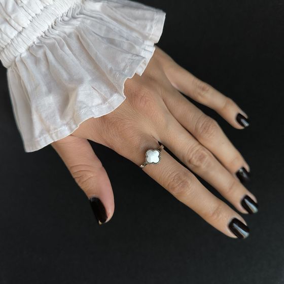 Silver ring with mother-of-pearl