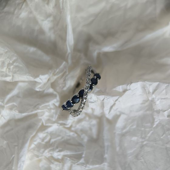 Срібна каблучка з сапфіром 1.465ct, фіанітами
