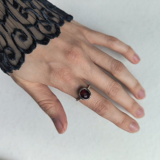 Silver ring with garnet nano 2.165ct