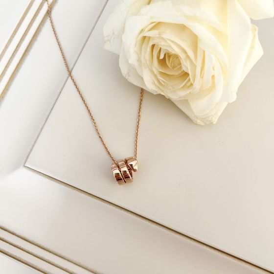 Золотое колье без камней