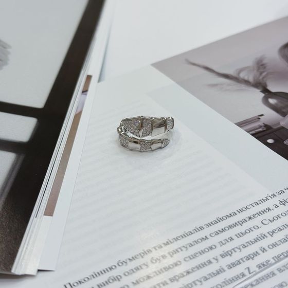 Серебряное кольцо с фианитами