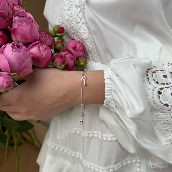 Серебряный браслет с фианитами