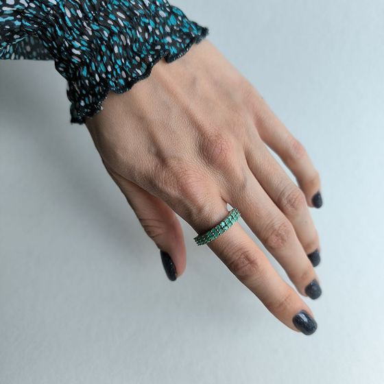 Silver ring with a 1.175-carat emerald