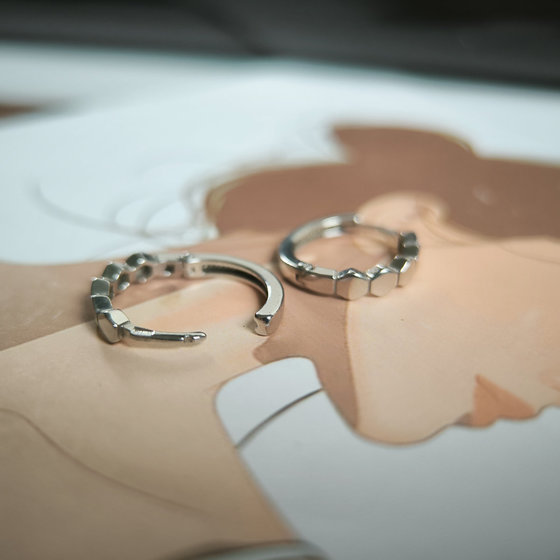 Срібні сережки без каменів