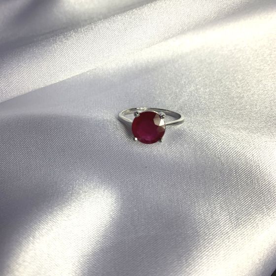 Серебряное кольцо с рубином 3.95ct