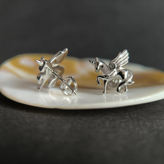 Silver earrings with Phianites
