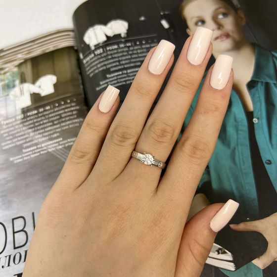 Золотое кольцо с фианитами 0.2ct
