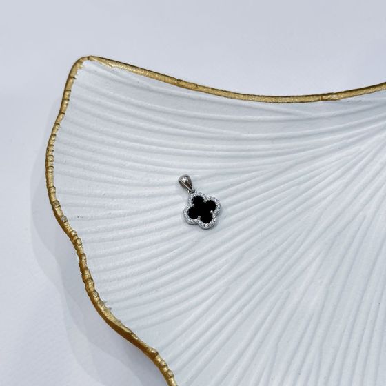 Sterling silver pendant with onyx, fianites